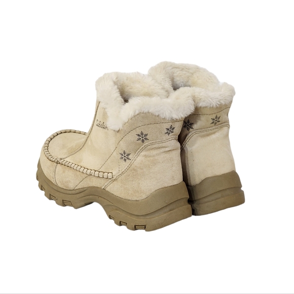 Cabelas 5" High Drift Winter Boots in Cream, Ivory Fur Lining Womens Size 6 - Picture 6 of 11